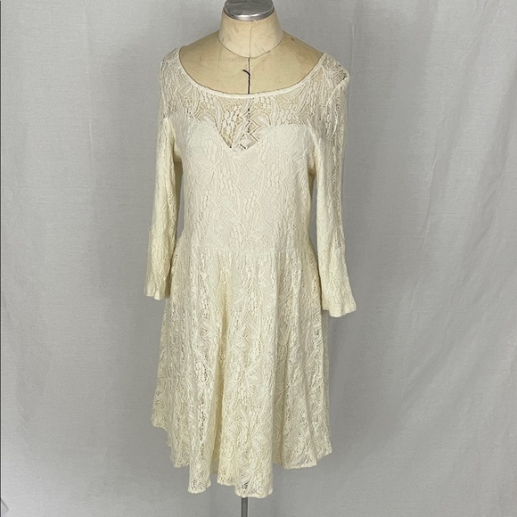 Free People Dresses & Skirts - Free People Elegant Cream Lace Dress Size Medium